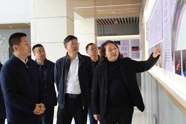 说明: https://www.abtu.edu.cn/__local/3/E4/A0/A9A1A2BD31F0DF6FE652BB8AC76_6EC75456_2C0CA.jpg