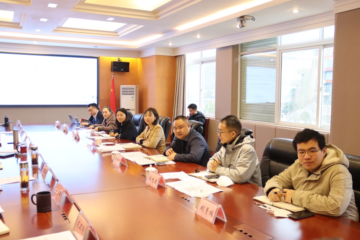 说明: https://news.abtu.edu.cn/__local/A/2F/A3/3208971209DF65C9B8F99FE16CC_D23E476C_7DF5F5.jpg