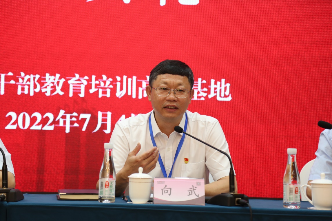 说明: https://news.abtu.edu.cn/__local/D/EE/16/880725FB2838974C532242225D3_AC07E70F_9F13AC.jpg