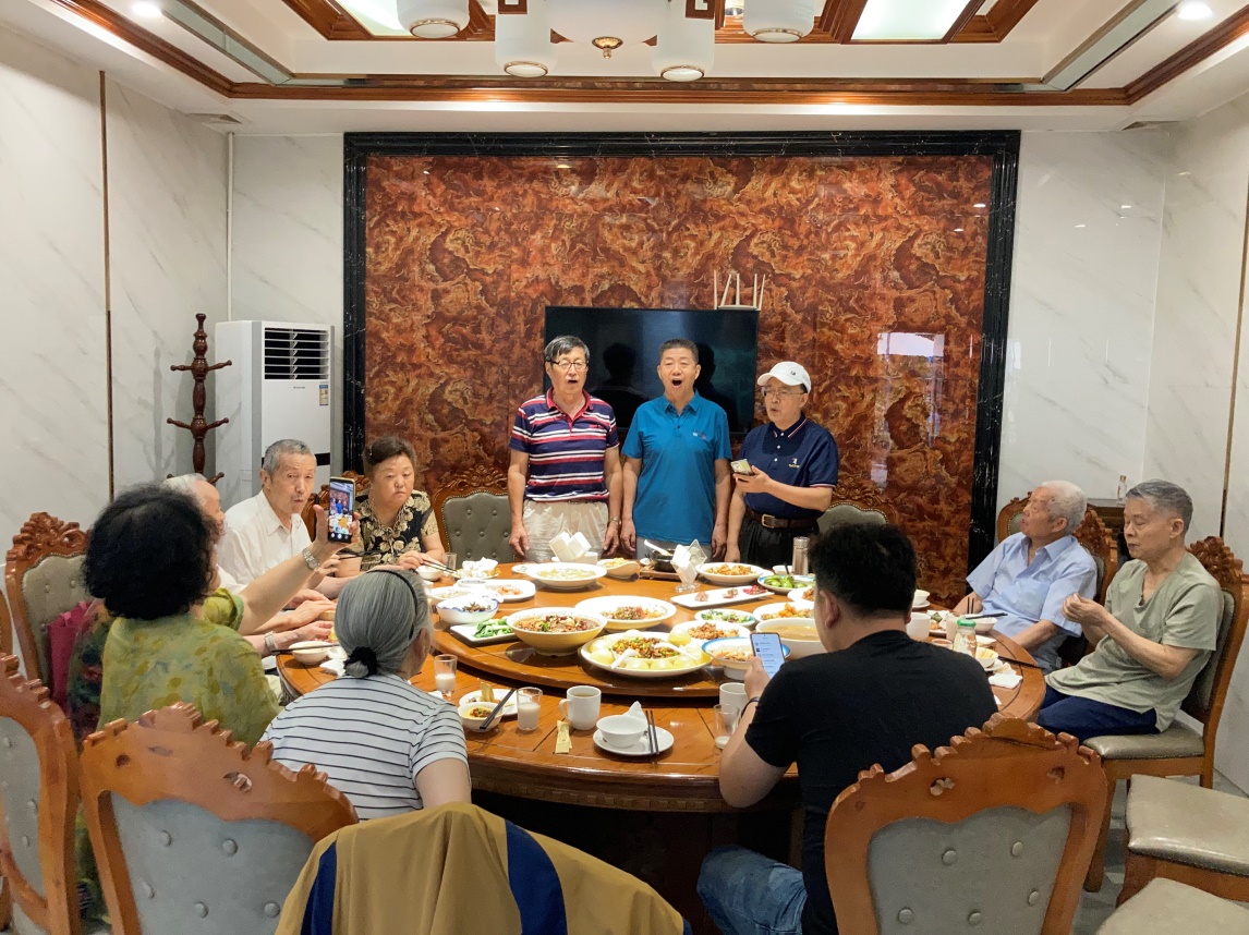 说明: https://news.abtu.edu.cn/__local/F/42/D6/C12A29B8C42246D626235BF63EC_87A54A13_801AC1.jpg
