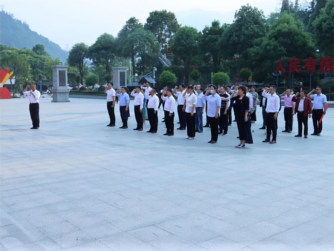 说明: http://www.abtu.edu.cn/__local/2/28/0E/8080B4635FAD58005AC1117A81C_30C47CFE_128374.jpg