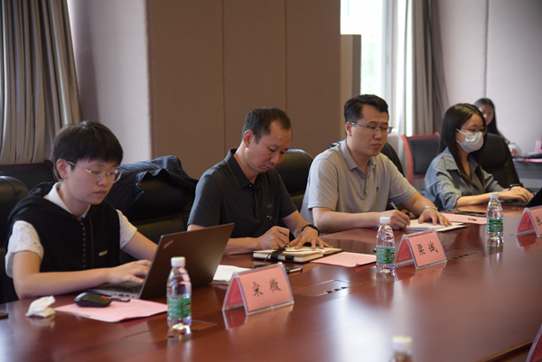 说明: https://news.abtu.edu.cn/__local/E/7E/D7/2DB89AA3C0FBC1083FE818D57C3_A0DC399E_4843A.jpg